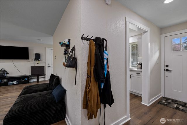 2526 Olympic Boulevard, Puyallup, WA 98374