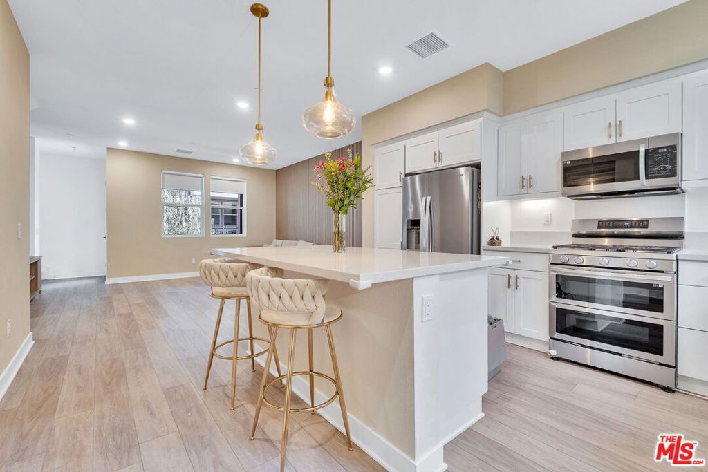 Image 2 of property listing at 7556 Landon Lane, Gardena, CA 90248