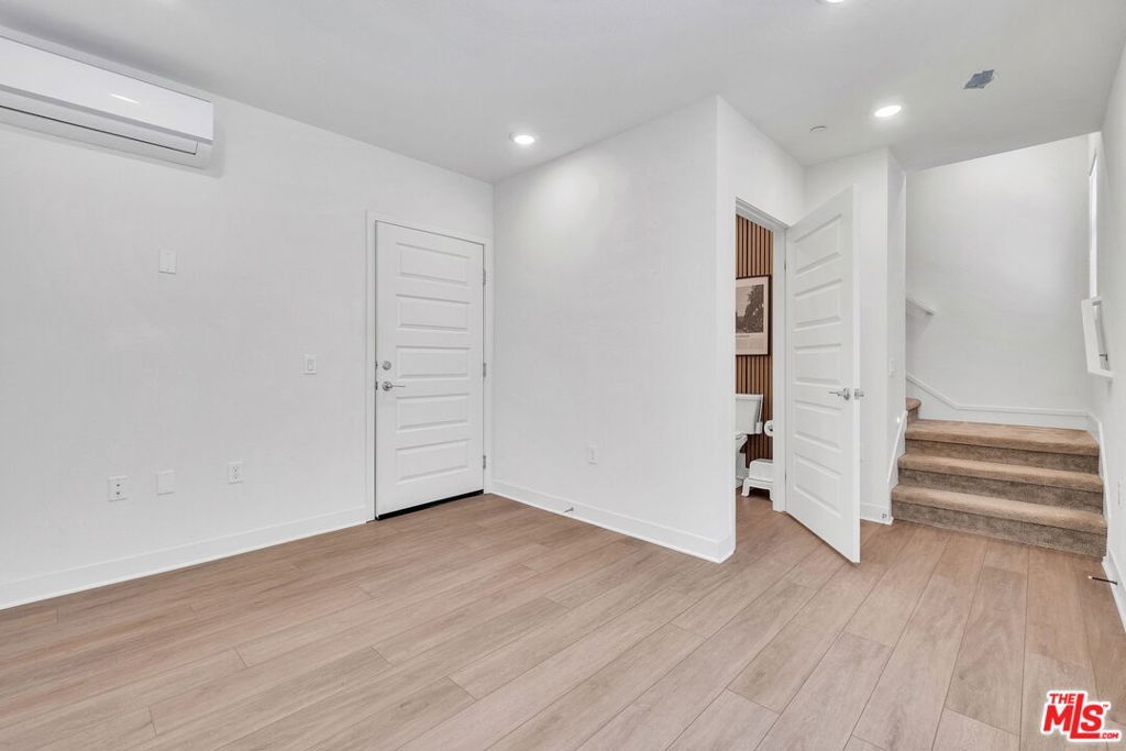 Image 5 of property listing at 7556 Landon Lane, Gardena, CA 90248