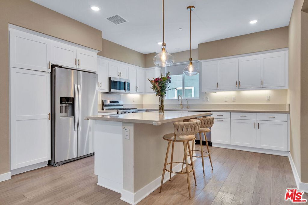 Image 8 of property listing at 7556 Landon Lane, Gardena, CA 90248