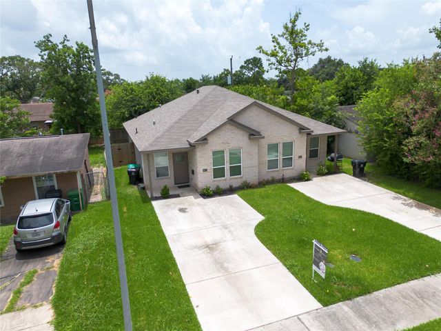 3915 Brookmeade Drive A, Houston, TX 77045