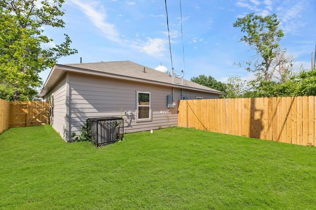 3915 Brookmeade Drive A, Houston, TX 77045
