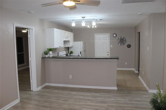 8825 E Buffalo Circle, Willis, TX 77378