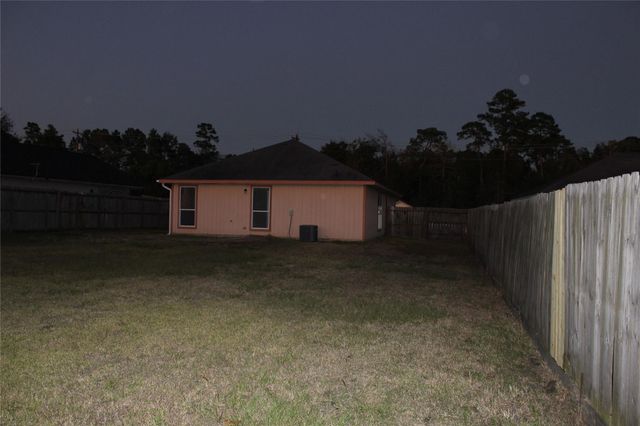 8825 E Buffalo Circle, Willis, TX 77378