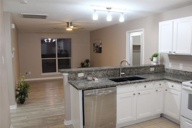 8825 E Buffalo Circle, Willis, TX 77378