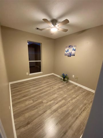 8825 E Buffalo Circle, Willis, TX 77378