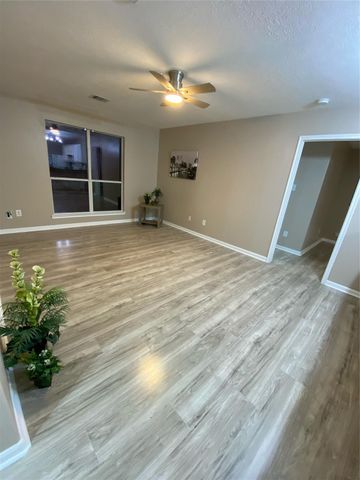 8825 E Buffalo Circle, Willis, TX 77378