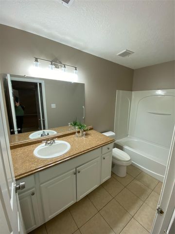 8825 E Buffalo Circle, Willis, TX 77378