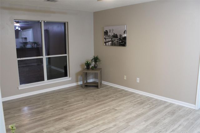 8825 E Buffalo Circle, Willis, TX 77378