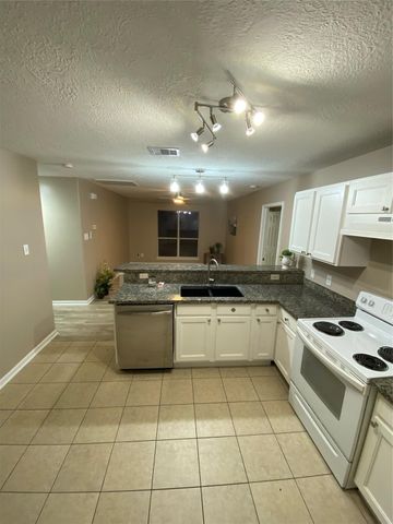 8825 E Buffalo Circle, Willis, TX 77378