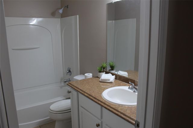 8825 E Buffalo Circle, Willis, TX 77378