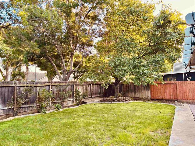 2126 Shenandoah Drive, Tracy, CA 95377