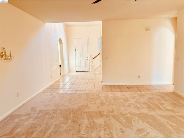2126 Shenandoah Drive, Tracy, CA 95377