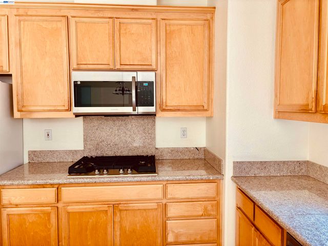 2126 Shenandoah Drive, Tracy, CA 95377