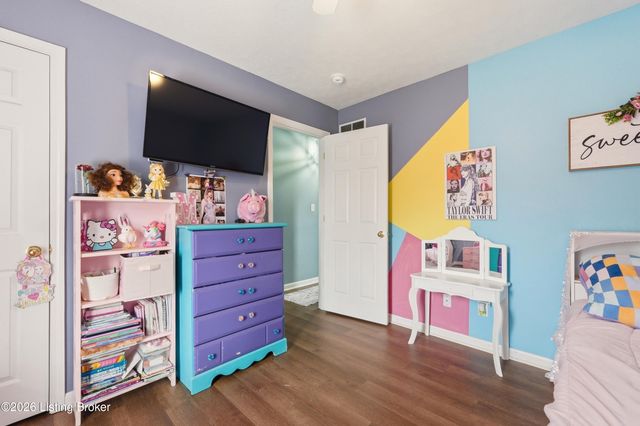 272 Frontier Ave, Taylorsville, KY 40071