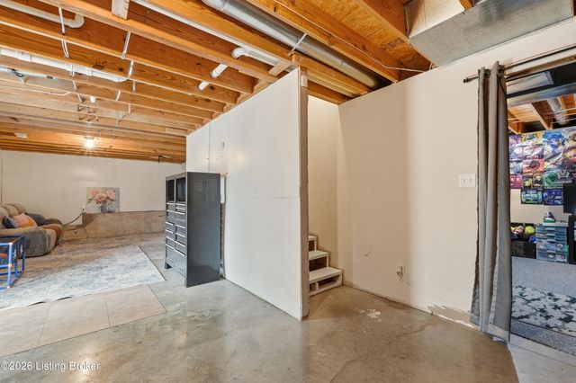 272 Frontier Ave, Taylorsville, KY 40071