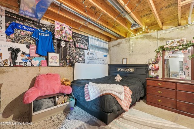 272 Frontier Ave, Taylorsville, KY 40071