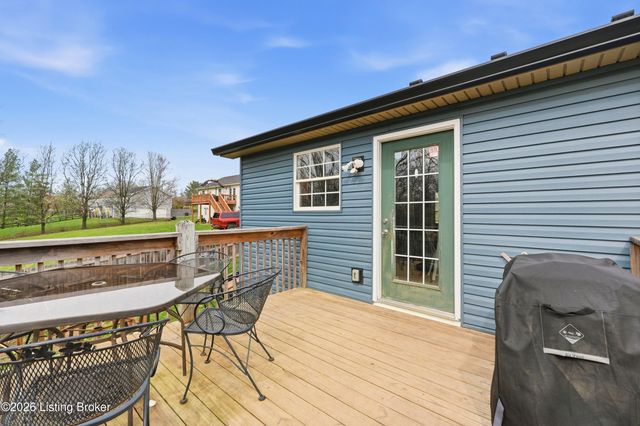 272 Frontier Ave, Taylorsville, KY 40071