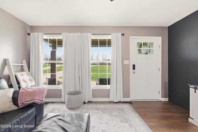 272 Frontier Ave, Taylorsville, KY 40071