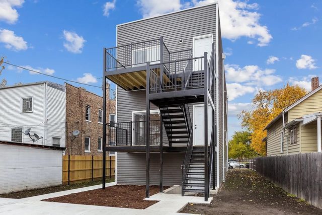 5955 W Superior Street, Chicago, IL 60644