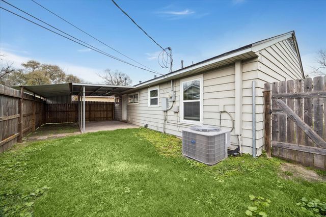 434 Meters Street, Houston, TX 77020