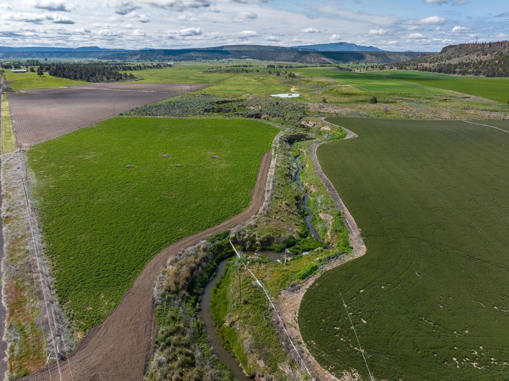 7555 NW Madras Highway, Prineville, OR 97754