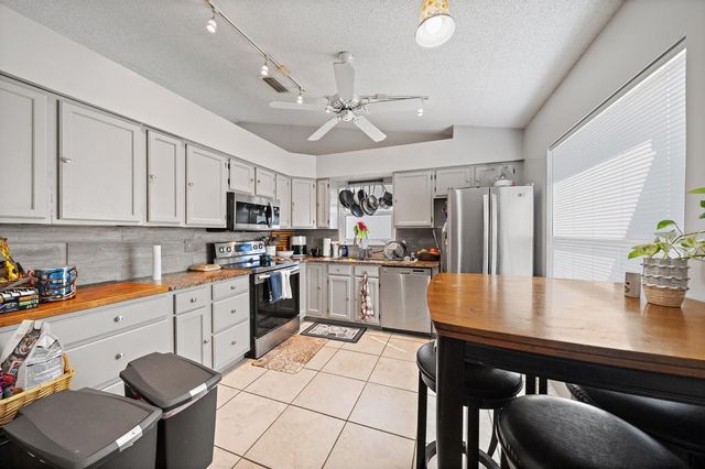 4759 RAINTREE STREET CIRCLE E, Bradenton, FL 34203