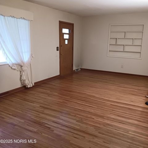 313 E State Line Road, Toledo, OH 43612