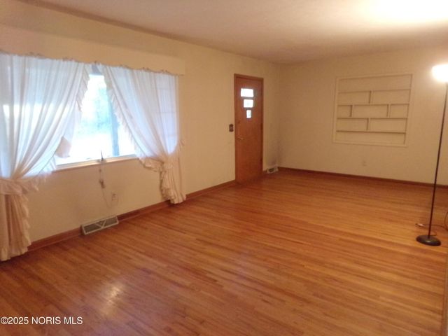 313 E State Line Road, Toledo, OH 43612