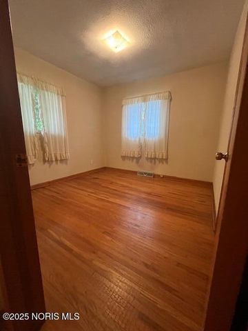 313 E State Line Road, Toledo, OH 43612