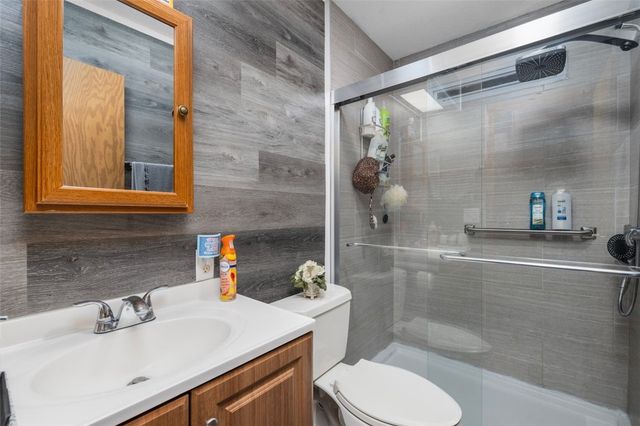 15 E Lane, Coventry, RI 02816