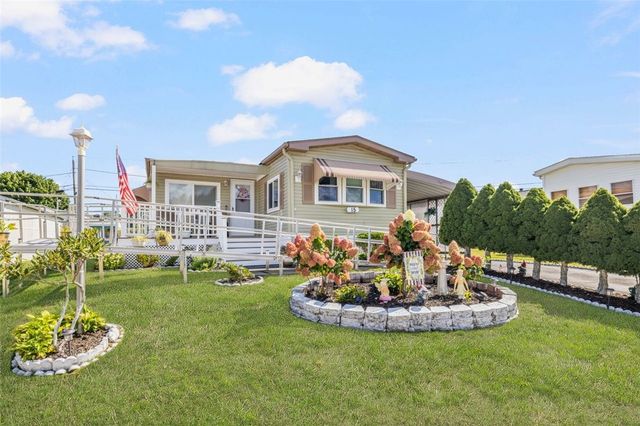 15 E Lane, Coventry, RI 02816