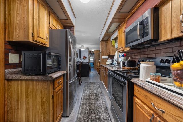 15 E Lane, Coventry, RI 02816