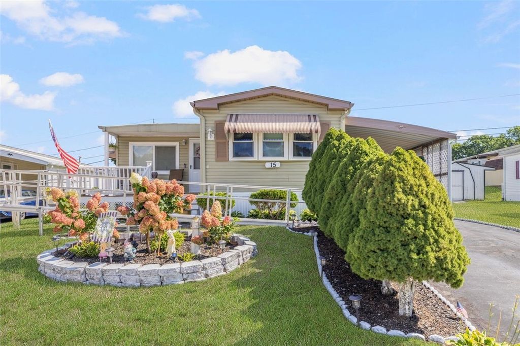 15 E Lane, Coventry, RI 02816