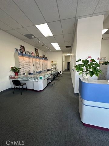 1601 W 17th Street, Santa Ana, CA 92706