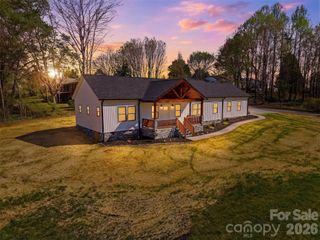 1007 Hibriten Drive SE, Lenoir, NC 28645