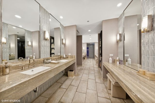 401 N Wabash Avenue 2332, Chicago, IL 60611