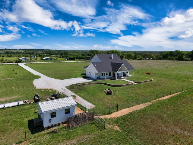 211 Knust Circle, Gholson, TX 76705