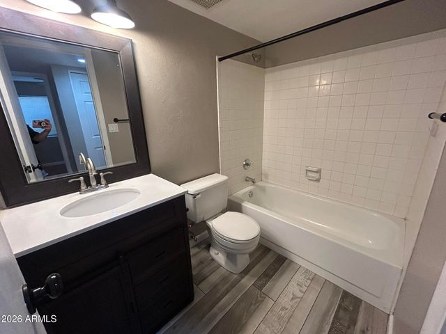 2207 W Monroe Street, Chandler, AZ 85224