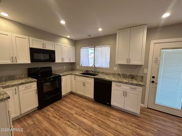 2207 W Monroe Street, Chandler, AZ 85224