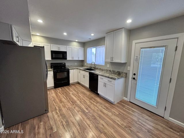 2207 W Monroe Street, Chandler, AZ 85224