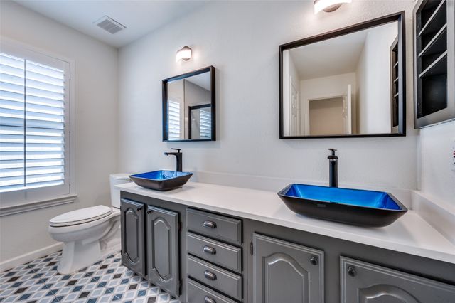3772 Waterside Court, Addison, TX 75001