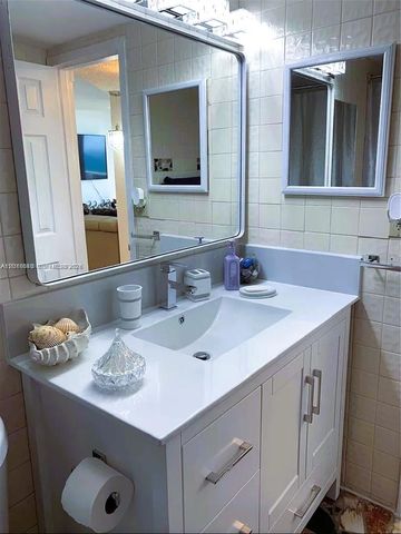 3140 S Ocean Dr 2303, Hallandale Beach, FL 33009