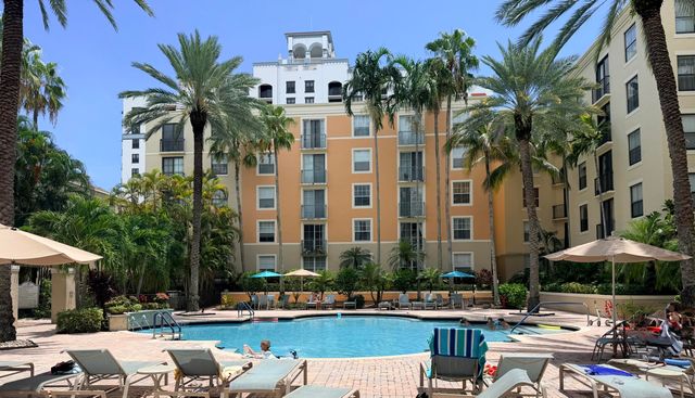 630 S SAPODILLA Avenue 323, West Palm Beach, FL 33401