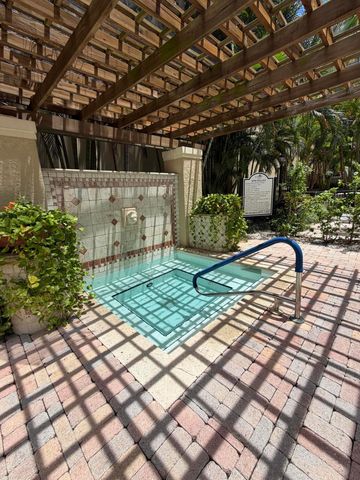 630 S SAPODILLA Avenue 323, West Palm Beach, FL 33401