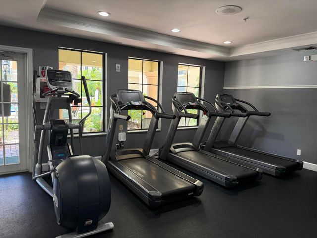 630 S SAPODILLA Avenue 323, West Palm Beach, FL 33401