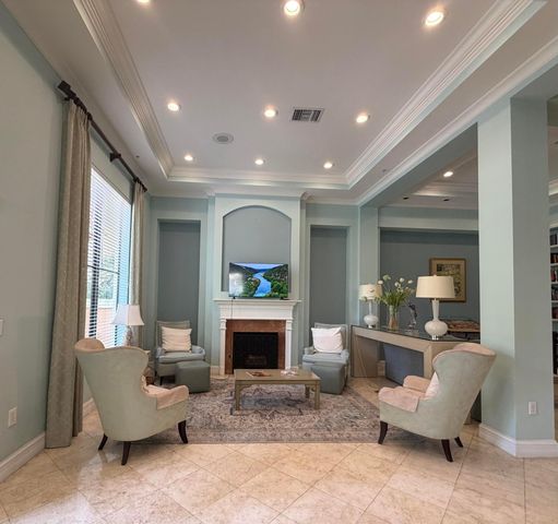 630 S SAPODILLA Avenue 323, West Palm Beach, FL 33401