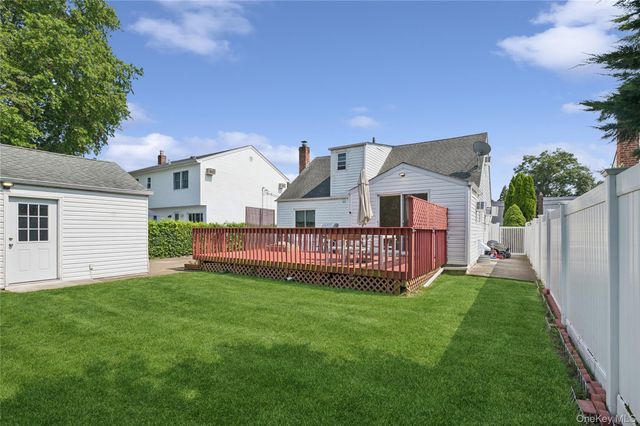10 Audrey Avenue, Plainview, NY 11803