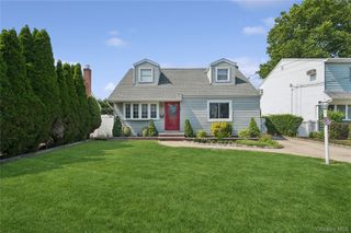 10 Audrey Avenue, Plainview, NY 11803