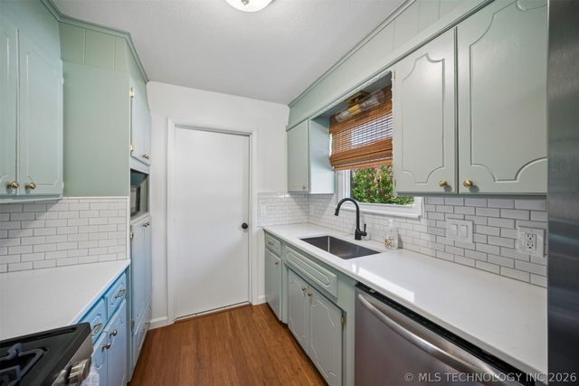 107 W 18th Street, Owasso, OK 74055